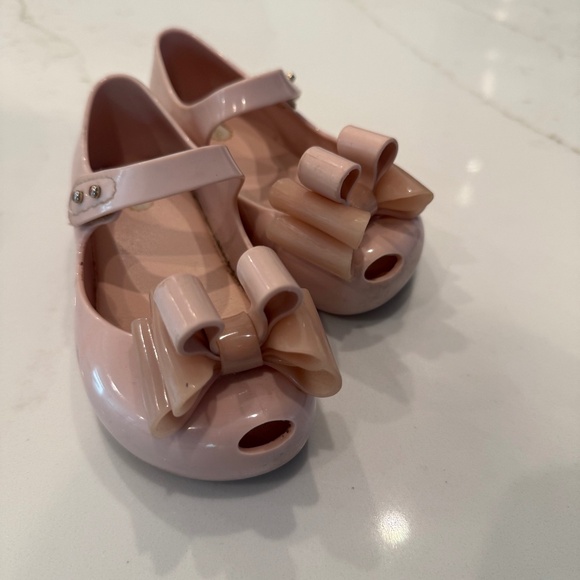 Mini Melissa - Picture 1 of 2